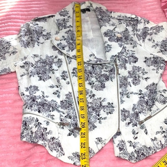 Floral Jacket Size M - Picture 10 of 14